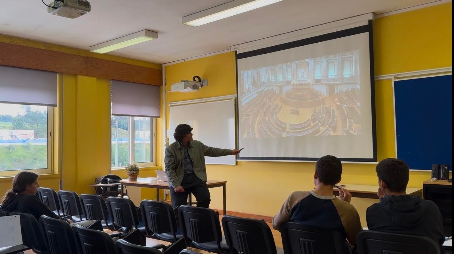 Henrique, o Político vai às Escolas: Escola Básica e Secundária À Beira Douro