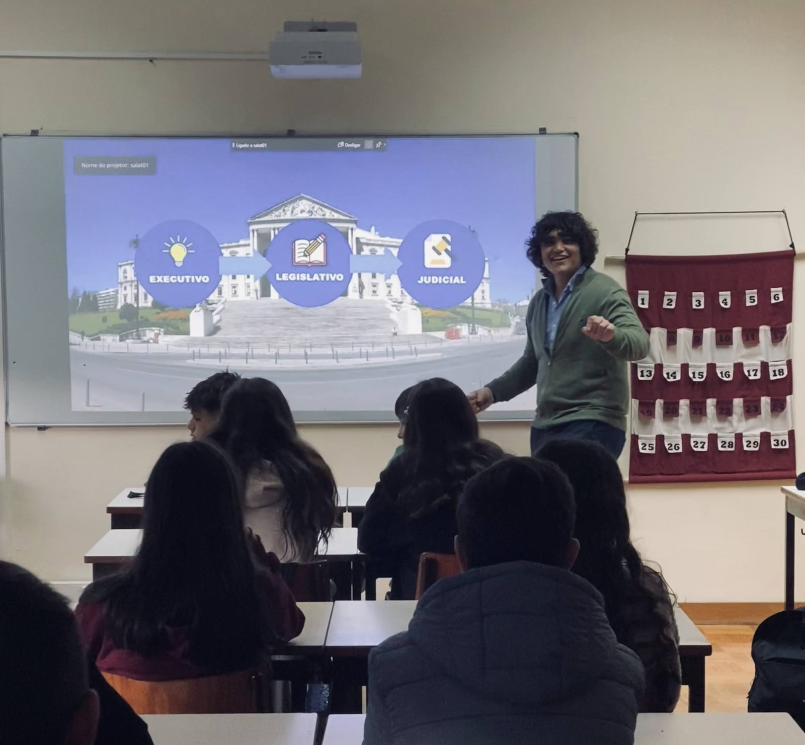 Henrique, o Político vai às Escolas: Escola Básica e Secundária do Levante da Maia